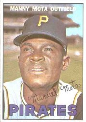 1967 Topps Baseball Cards      066      Manny Mota
